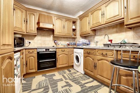 2 bedroom maisonette for sale, Saxmundham Way, Clacton-on-Sea