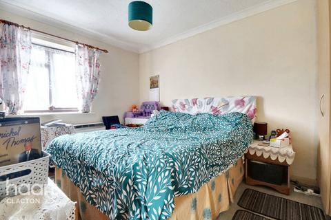 2 bedroom maisonette for sale, Saxmundham Way, Clacton-on-Sea