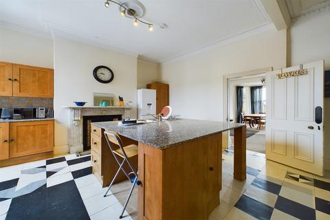 4 bedroom flat for sale, Grosvenor Place, Newcastle Upon Tyne