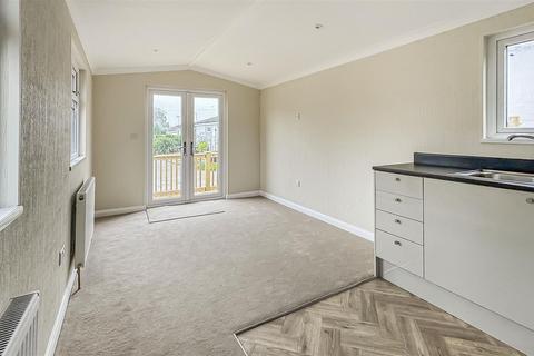 1 bedroom park home for sale, Blythewood Lane, Ascot