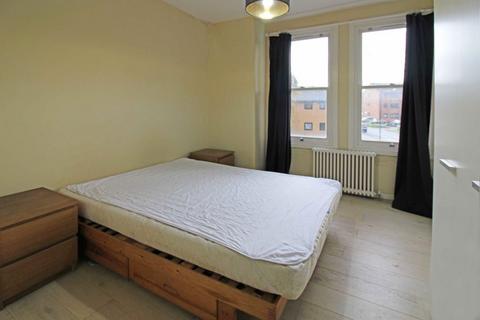 2 bedroom flat to rent, Birkbeck Grove, London W3