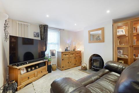 2 bedroom end of terrace house for sale, London Road, Sittingbourne, ME9