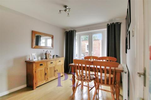 3 bedroom terraced house for sale, Pipers End, Hinckley LE10