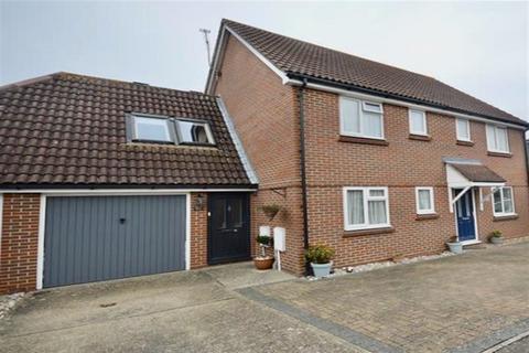 3 bedroom semi-detached house for sale, Rana Drive, Braintree, CM7