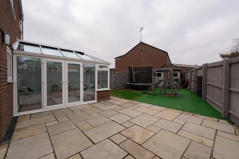 3 bedroom end of terrace house for sale, Burnham Close, Felixstowe IP11