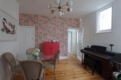 12 Churchill Road, South Croydon, CR2 6HA