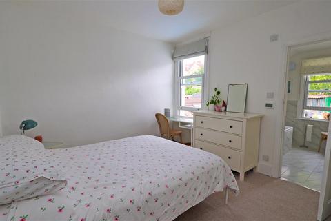 12 Churchill Road, South Croydon, CR2 6HA