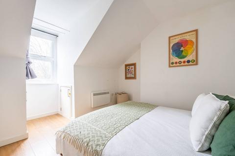 1 bedroom flat to rent, Archway Road, Highgate, London, N6