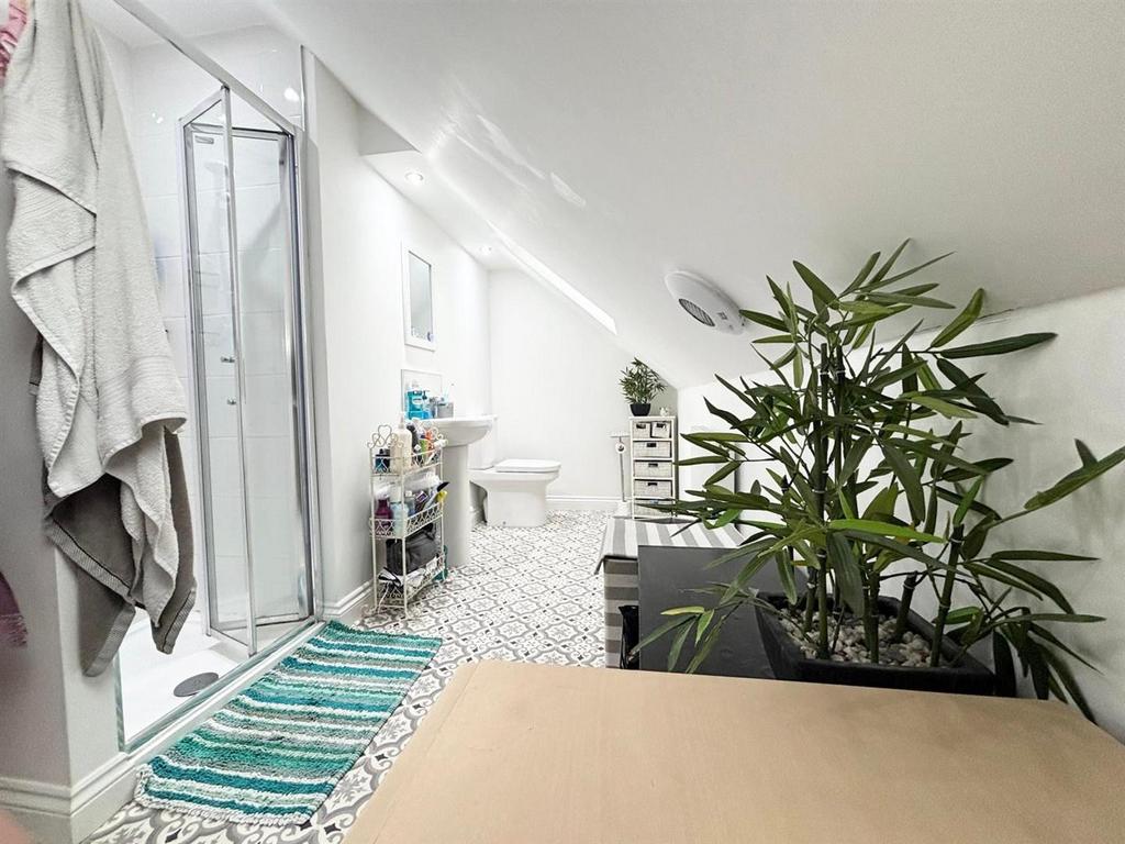 Master En-Suite