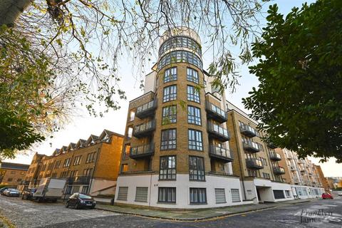 2 bedroom apartment to rent, Queens Court, Limehouse, E14