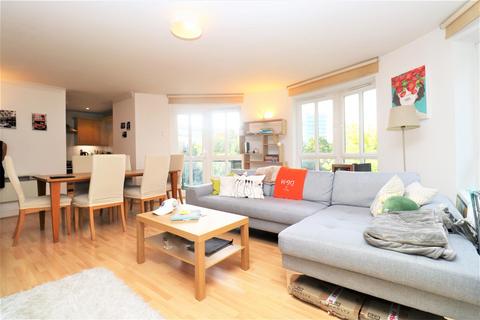 2 bedroom apartment to rent, Queens Court, Limehouse, E14