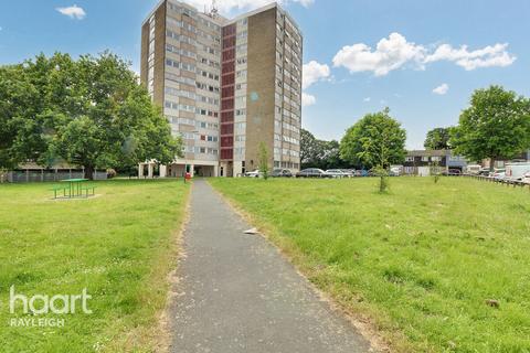 2 bedroom flat for sale, Mansell Close, Leigh-On-Sea