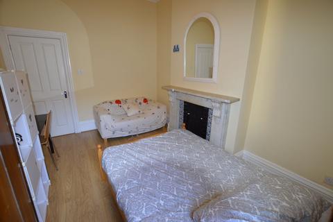 3 bedroom flat to rent, Parchment Street, Winchester, SO23