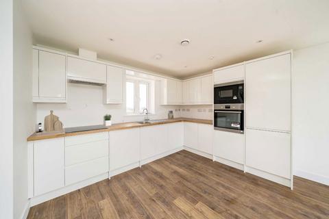 2 bedroom flat for sale, Greenview Drive, Raynes Park SW20