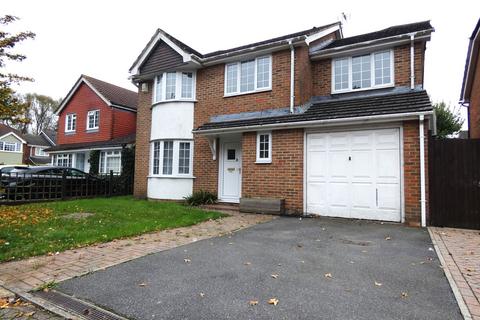 5 bedroom detached house to rent, Hoppers Way, Ashford, TN23