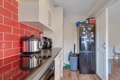 77 Plumtree Close, Dagenham, RM10 8UE