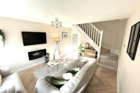 2 bedroom end of terrace house for sale, Barkstone Drive, Herongate, Shrewsbury