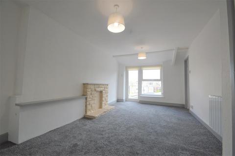 2 bedroom flat to rent, First Floor Flat 51A Eastgate, Cowbridge, Vale of Glaorgan, CF71 7EL