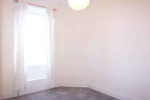 2 bedroom flat to rent, Gosford Place, Edinburgh EH6