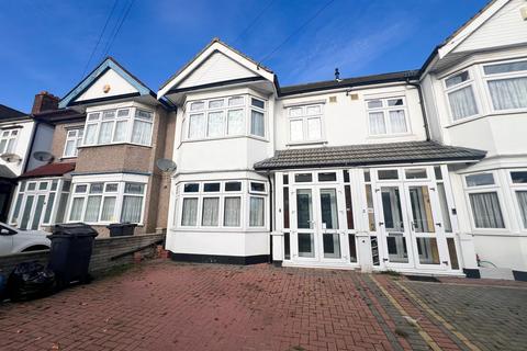 3 bedroom terraced house to rent, Otley Drive, Ilford, IG2