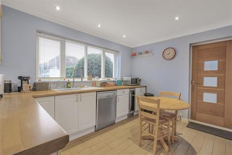 14 Birtrick Drive, Meopham, Gravesend, DA13 0LR