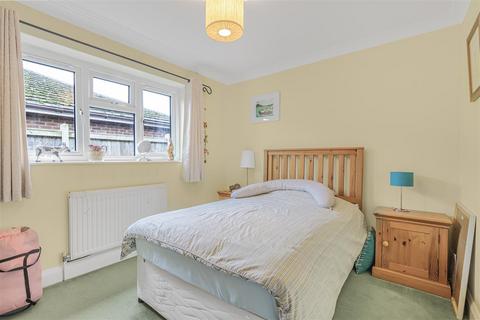 14 Birtrick Drive, Meopham, Gravesend, DA13 0LR