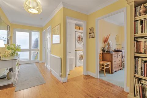 14 Birtrick Drive, Meopham, Gravesend, DA13 0LR
