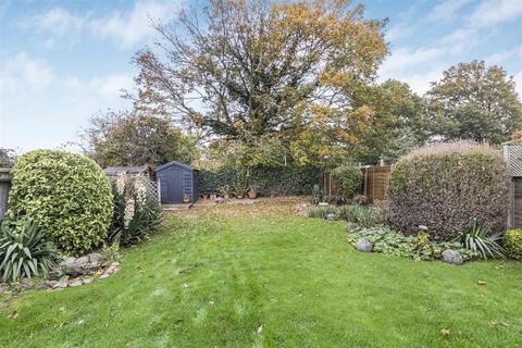 14 Birtrick Drive, Meopham, Gravesend, DA13 0LR