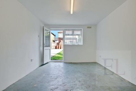 98 Holyrood Avenue, Harrow, HA2 8TP