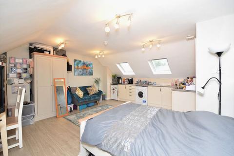 1 bedroom apartment to rent, Wood End Gardens, Northolt UB5