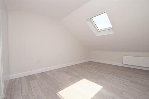 2 bedroom apartment to rent, Bushey Hall Road, Bushey WD23