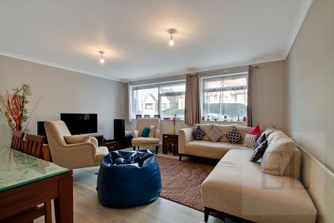 2 bedroom apartment to rent, Pinner View, Harrow HA1