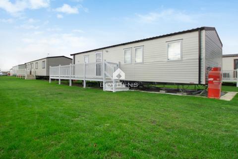 3 bedroom static caravan for sale, Valley Farm Camping Ground , Valley Road, CLACTON-ON-SEA CO15