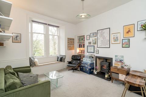 1 bedroom flat for sale, 27 3F4 Waverley Park, Abbeyhill, Edinburgh, EH8 8ES