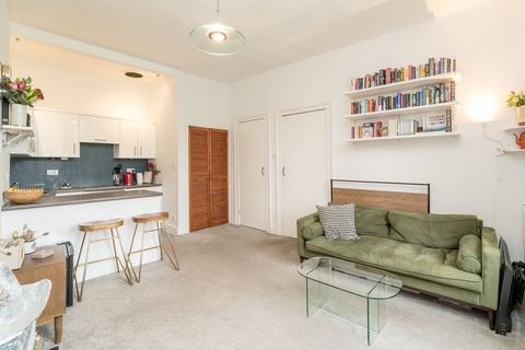 1 bedroom flat for sale, 27 3F4 Waverley Park, Abbeyhill, Edinburgh, EH8 8ES