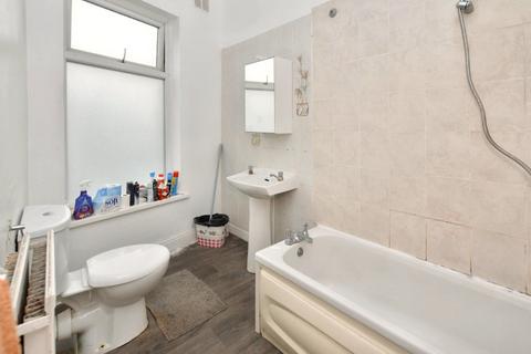 2 bedroom semi-detached house for sale, Belle Vue Road, Wakefield, West Yorkshire