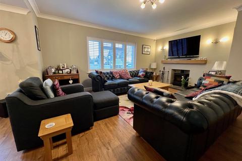 31 The Cobbins, Burnham-on-crouch, CM0 8QL
