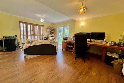 31 The Cobbins, Burnham-on-crouch, CM0 8QL