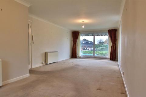 2 bedroom flat for sale, Twixtbears, Tewkesbury