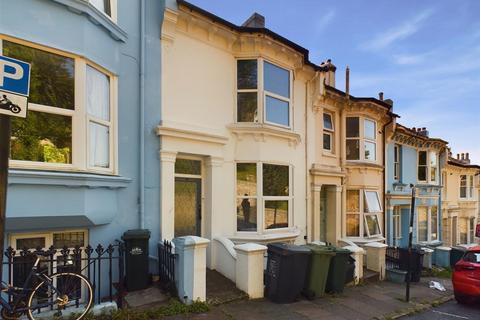 6 bedroom terraced house to rent, Wakefield Road, Brighton