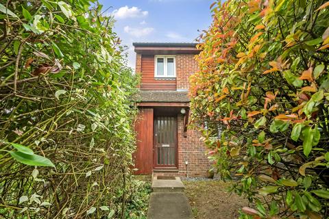 2 bedroom terraced house to rent, Lowden Close, Winchester, SO22