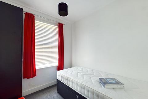 2 bedroom flat to rent, Bear Road, Brighton