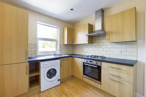 2 bedroom flat to rent, Bear Road, Brighton