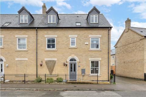 4 bedroom end of terrace house for sale, Dickens Boulevard, Fairfield SG5 4FD