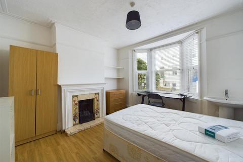 6 bedroom terraced house to rent, Bentham Road, Brighton