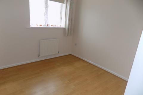 2 bedroom semi-detached house to rent, Larkspur Drive, Marchwood SO40