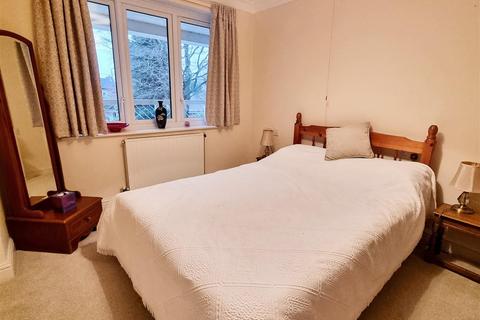 2 bedroom retirement property for sale, Burcot Court, Four Oaks Road, Four Oaks