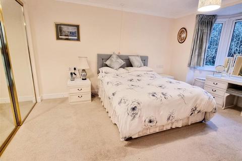 2 bedroom retirement property for sale, Burcot Court, Four Oaks Road, Four Oaks