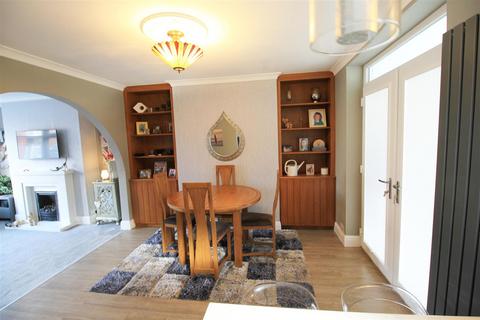 3 bedroom semi-detached house for sale, Mansfield Close, Manchester M34