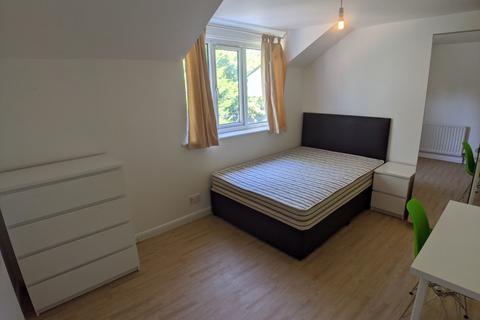 3 bedroom house to rent, Ladybarn Road, Manchester M14